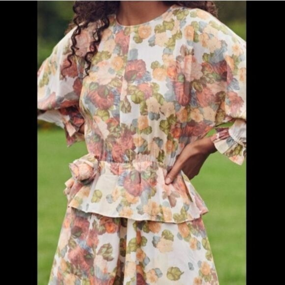 SOMETHING NAVY Printed Rose Ruffle Romper - Picture 4 of 11